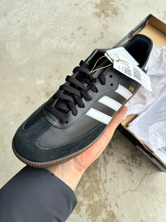adidas Samba Leather Black/White sneakers (style code 019000), an iconic indoor soccer
