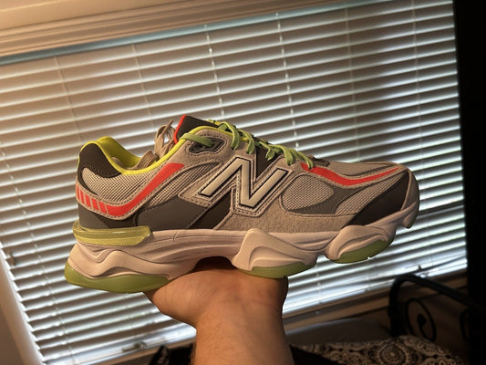The selected region features the New Balance DTLR x 9060 'Glow'