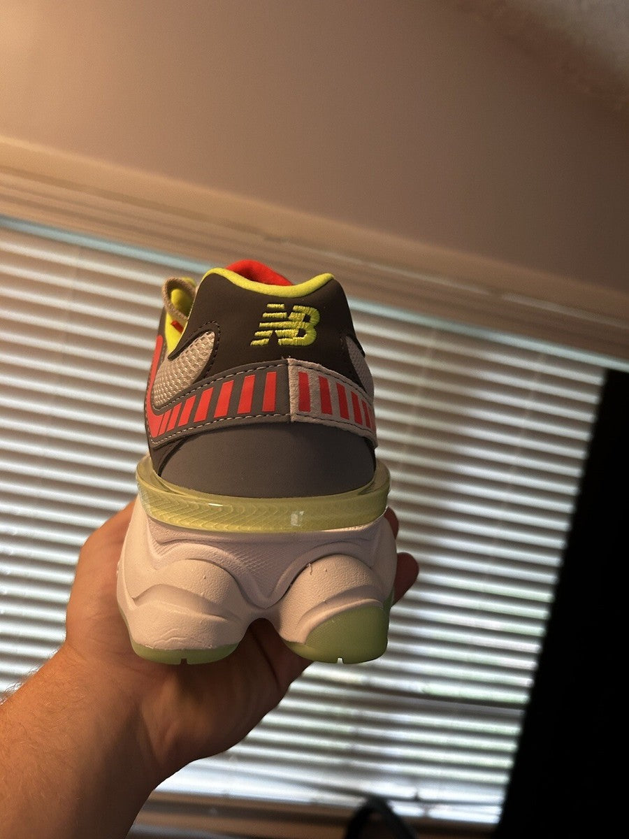 The selected region features the New Balance DTLR x 9060 'Glow'