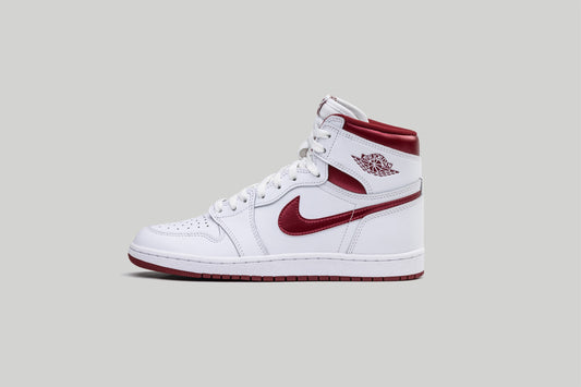 NIKE AIR JORDEN 1 RETRO HIGH '85" METALLIC