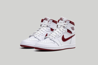NIKE AIR JORDEN 1 RETRO HIGH '85" METALLIC