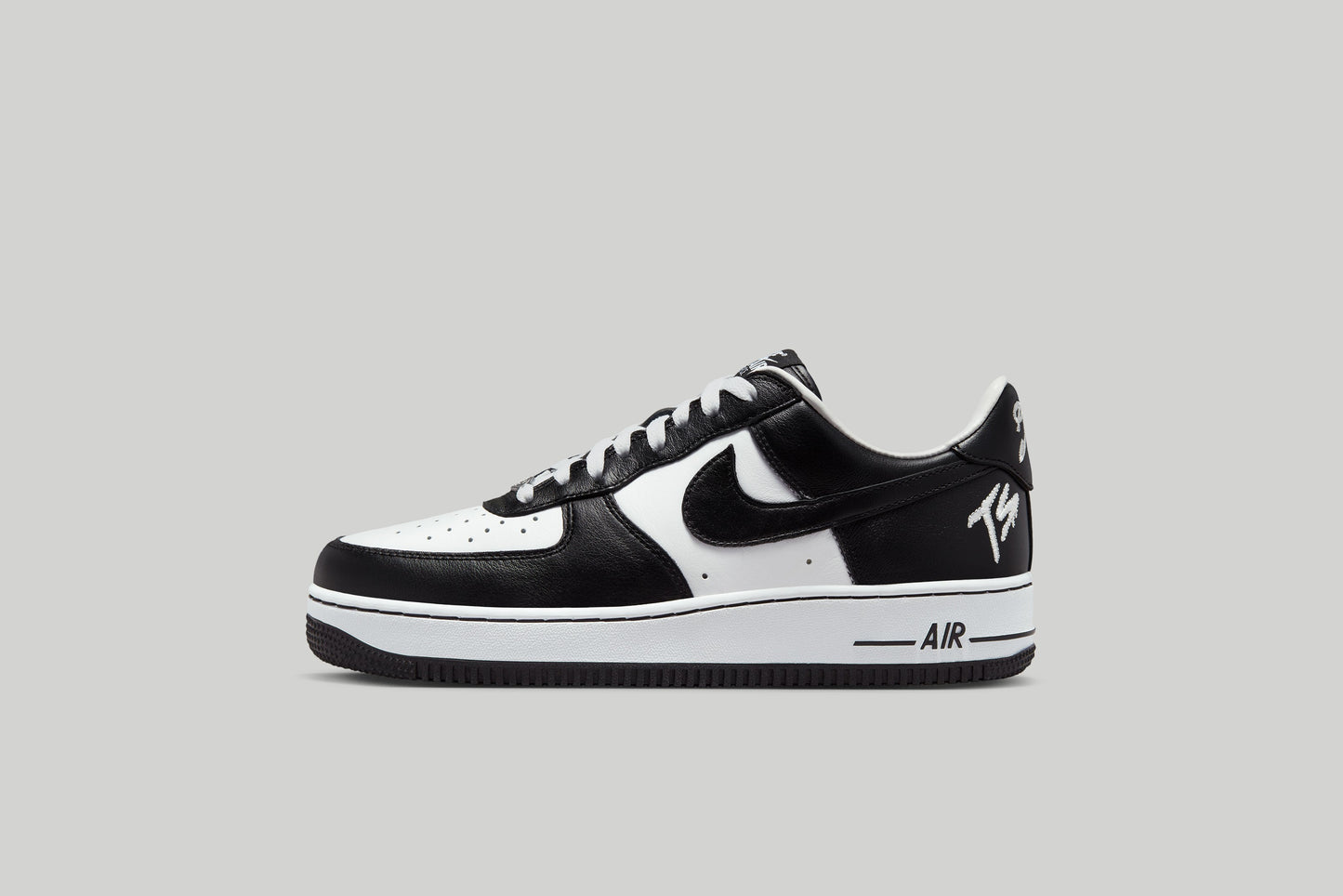 NIKE AIR FORCE 1 LOW "TERROR SQUARD"